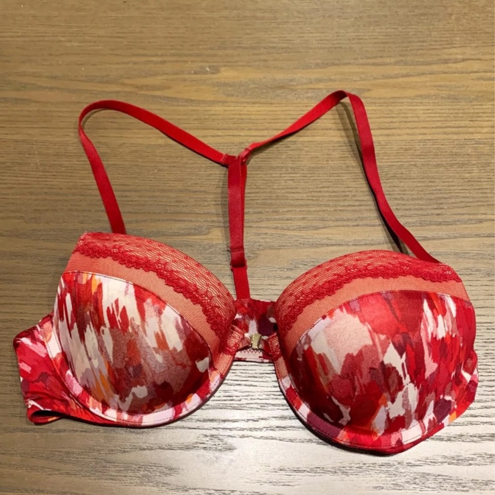 Red Front-Clasp Calvin Klein Bra - 36B, Underwire and Push-Up Padding